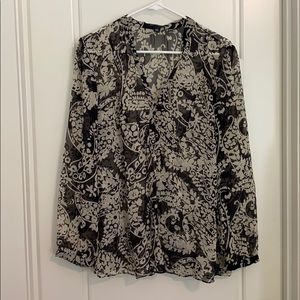 Women’s large Banana Republic blouse cream & black